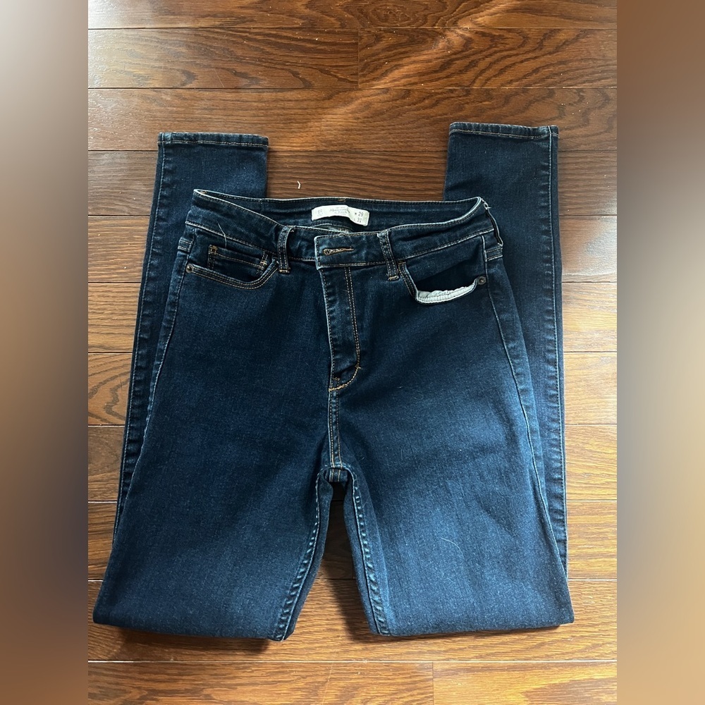 Abercrombie Women’s Vintage Skinny Dark Wash Jeans Size 8